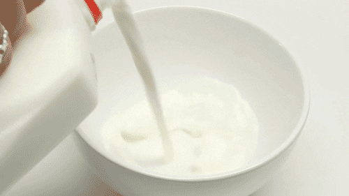 受疫情囤货影响，A2牛奶公司创下最高利润记录3.86亿新元，中国销售额翻倍
