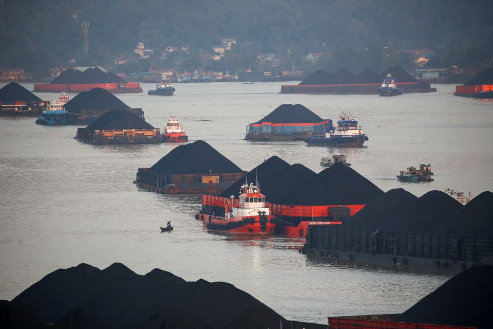 Indonesia ban on coal exports drives up prices in China | DW