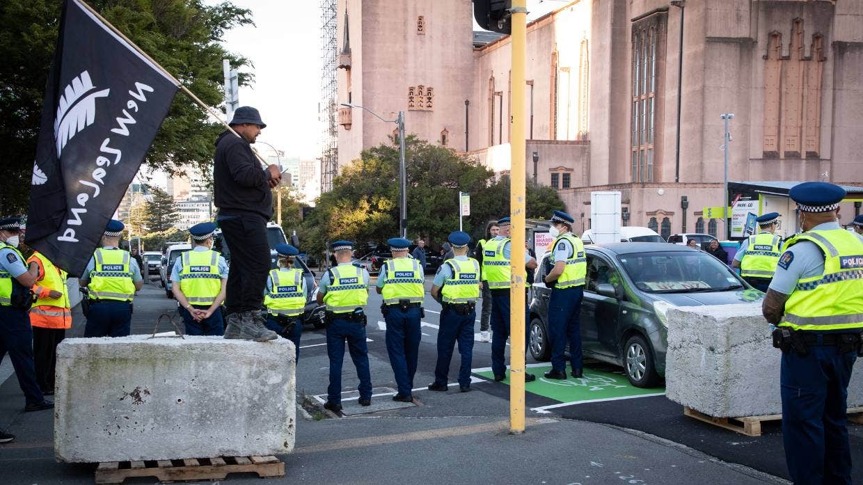 在国会门前示威场地执勤的多名警察检测出新冠阳性