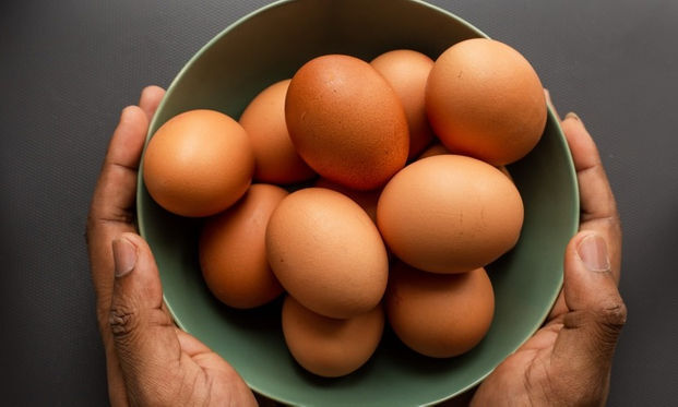 破解鸡蛋迷思，每天要吃四颗蛋？