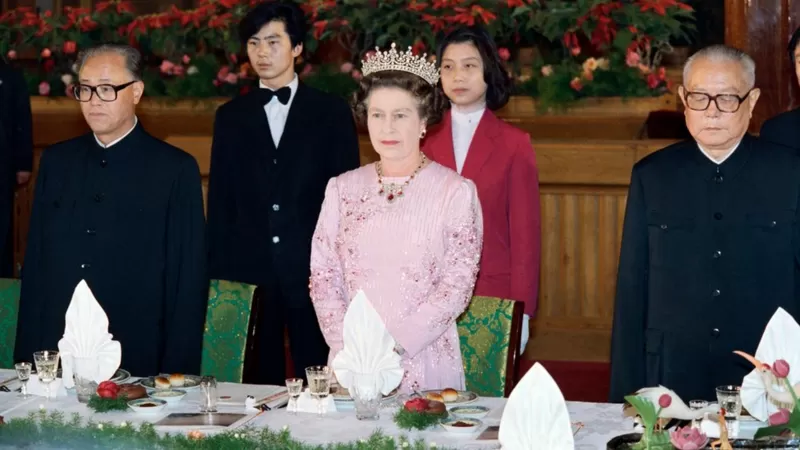 历史影像：英国女王曾会见多位中国国家领导人