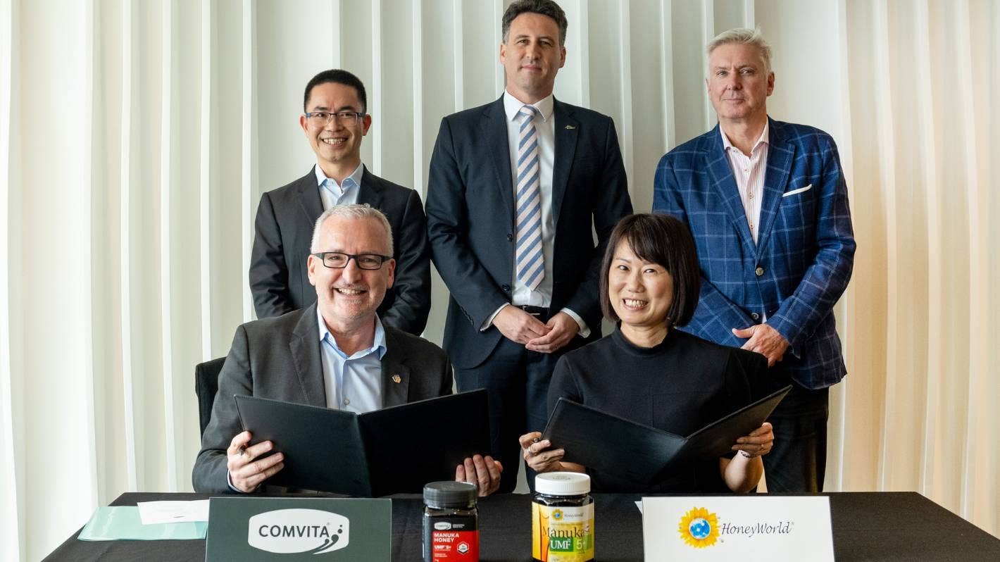 新加坡成新西兰企业亚洲中心：康维他（Comvita）支付1,000万纽币收购新加坡最大的麦卢卡蜂蜜零售商蜂蜜世界（HoneyWorld）
