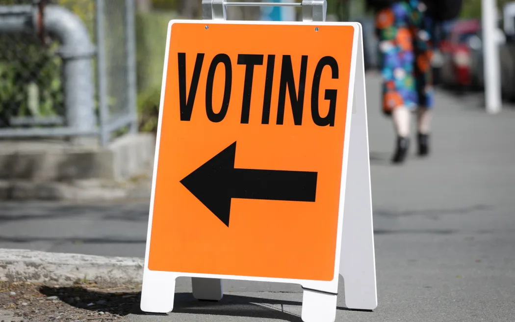 新西兰持有居民签证（RV）即可参与大选投票