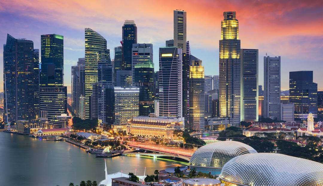 新加坡经济是如何发展起来的？