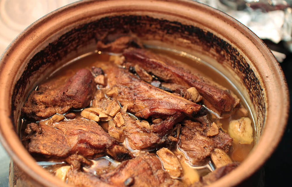 黑肉骨茶 VS 白肉骨茶！哪一种才是你的最爱？｜大马美食笔记