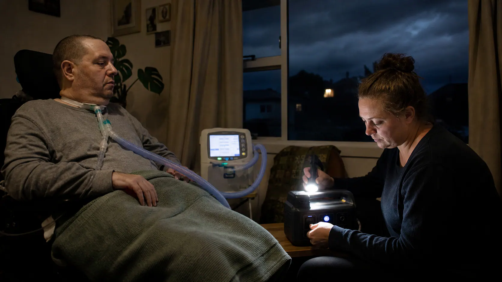 Registration prevents disconnection, not outages: the fragile power chain behind home medical care